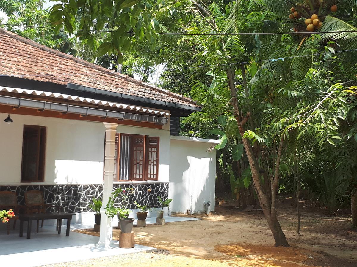 New Sam Tourist Inn Weligama Eksteriør bilde