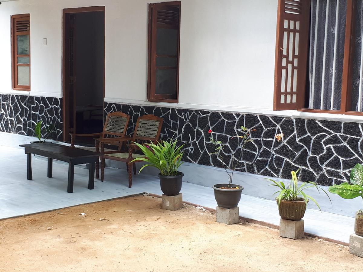 New Sam Tourist Inn Weligama Eksteriør bilde
